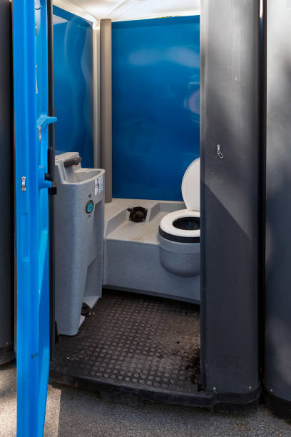 Best Luxury portable toilet rental  in Eerlin, ND